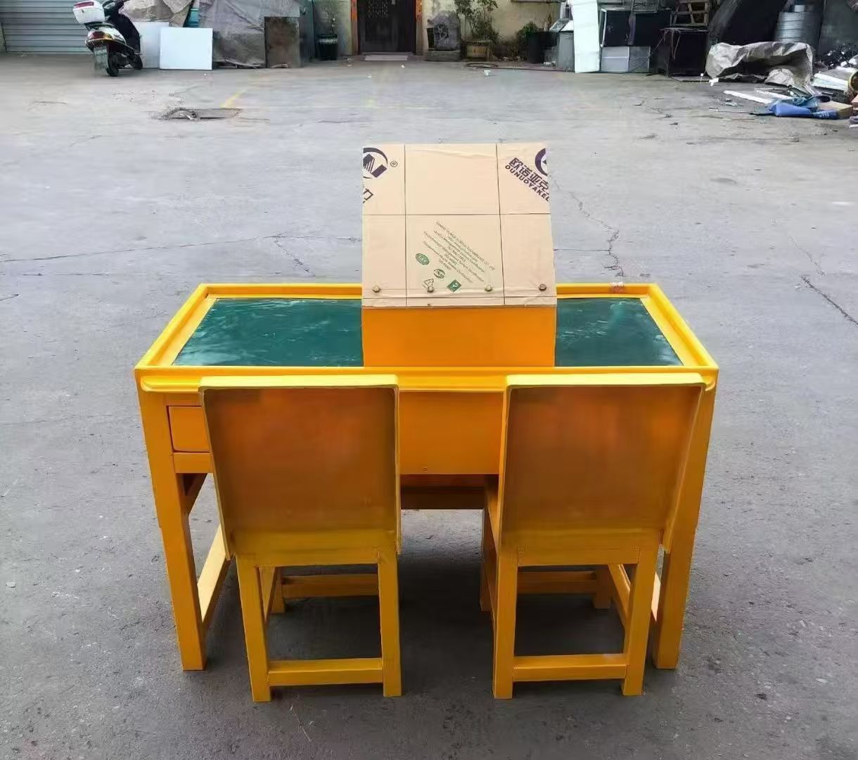威宁防静电导通桌井下煤矿火工品发放桌：危险品流转的安全守护者